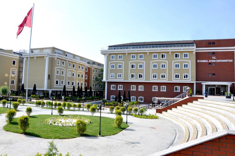 İstanbul Aydın Üniversitesi Diş Hekimliği Fakültesi (Ücretli)