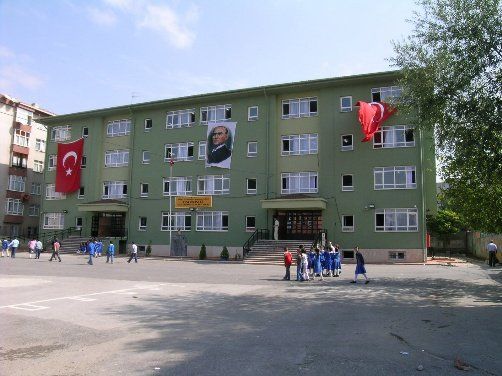 İnönü Ortaokulu 